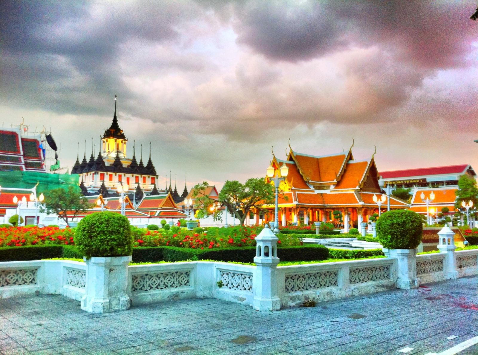 风景寺庙古代建筑宫殿东南亚泰国佛教屋顶图像旅游图片 - Canva可画